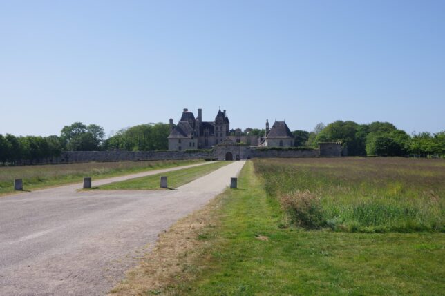 Einfahrt vom Château de Kerjean
