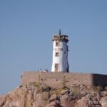 &Icirc;le de Br&eacute;hat - Phare du Paon vom Meer